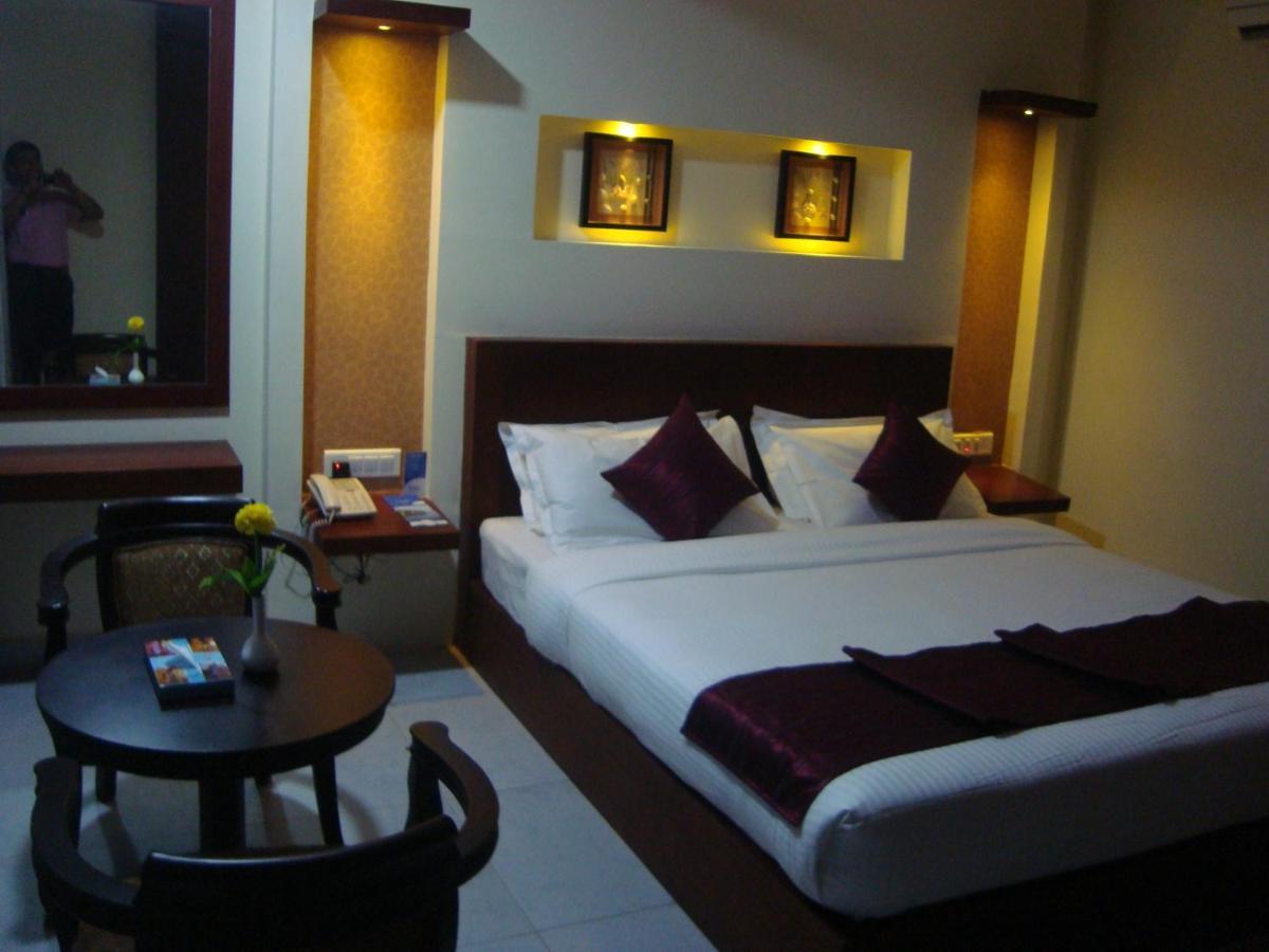 Rouba Residency Hotel Ponnāni Zewnętrze zdjęcie
