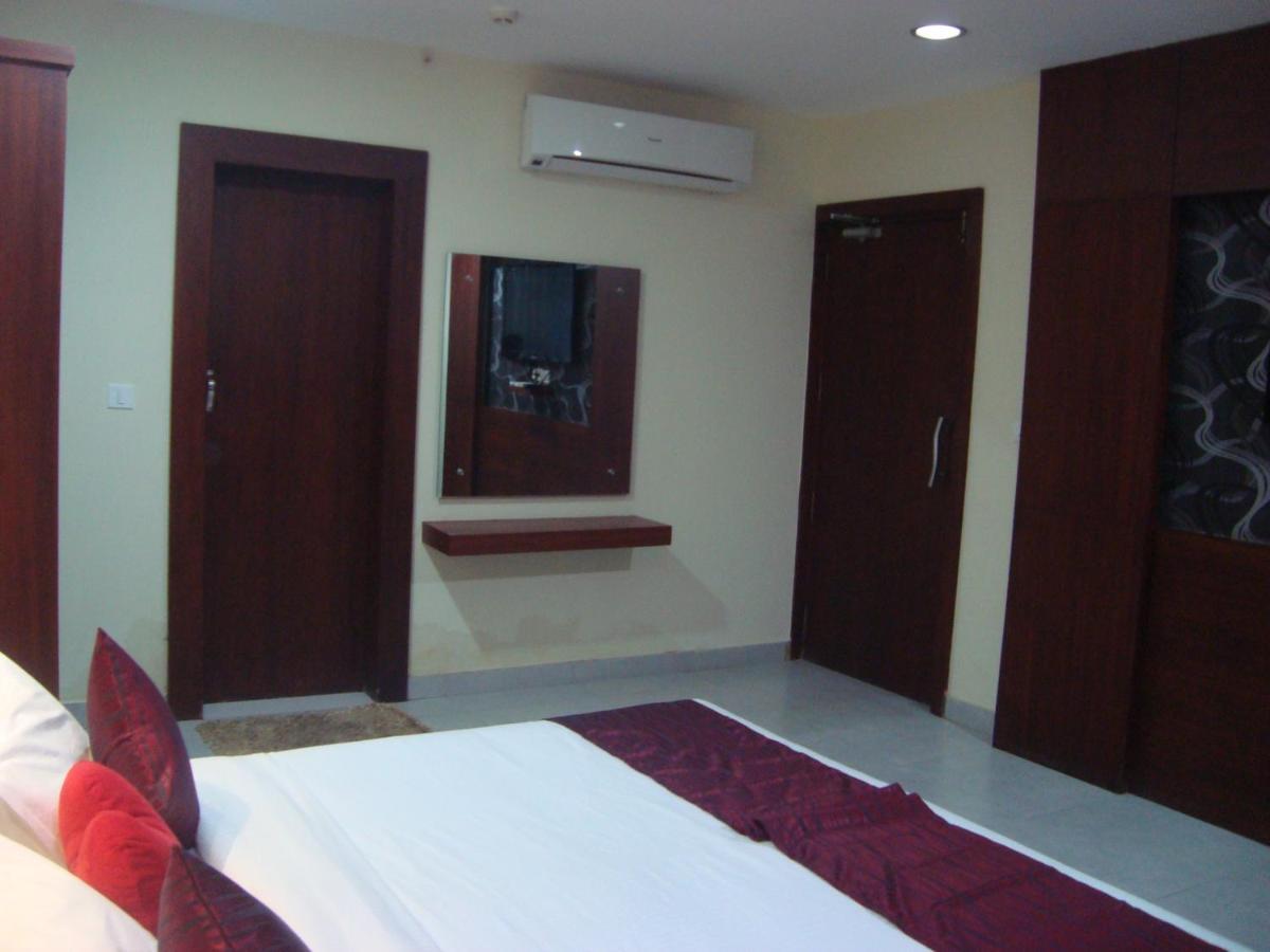 Rouba Residency Hotel Ponnāni Zewnętrze zdjęcie