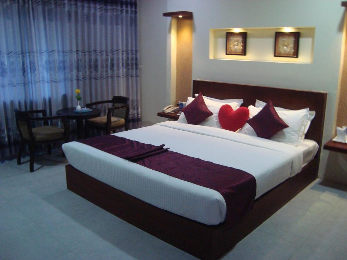 Rouba Residency Hotel Ponnāni Zewnętrze zdjęcie