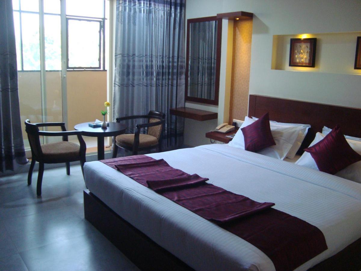 Rouba Residency Hotel Ponnāni Zewnętrze zdjęcie