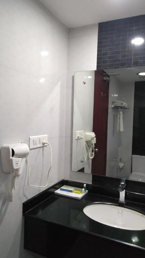 Rouba Residency Hotel Ponnāni Zewnętrze zdjęcie